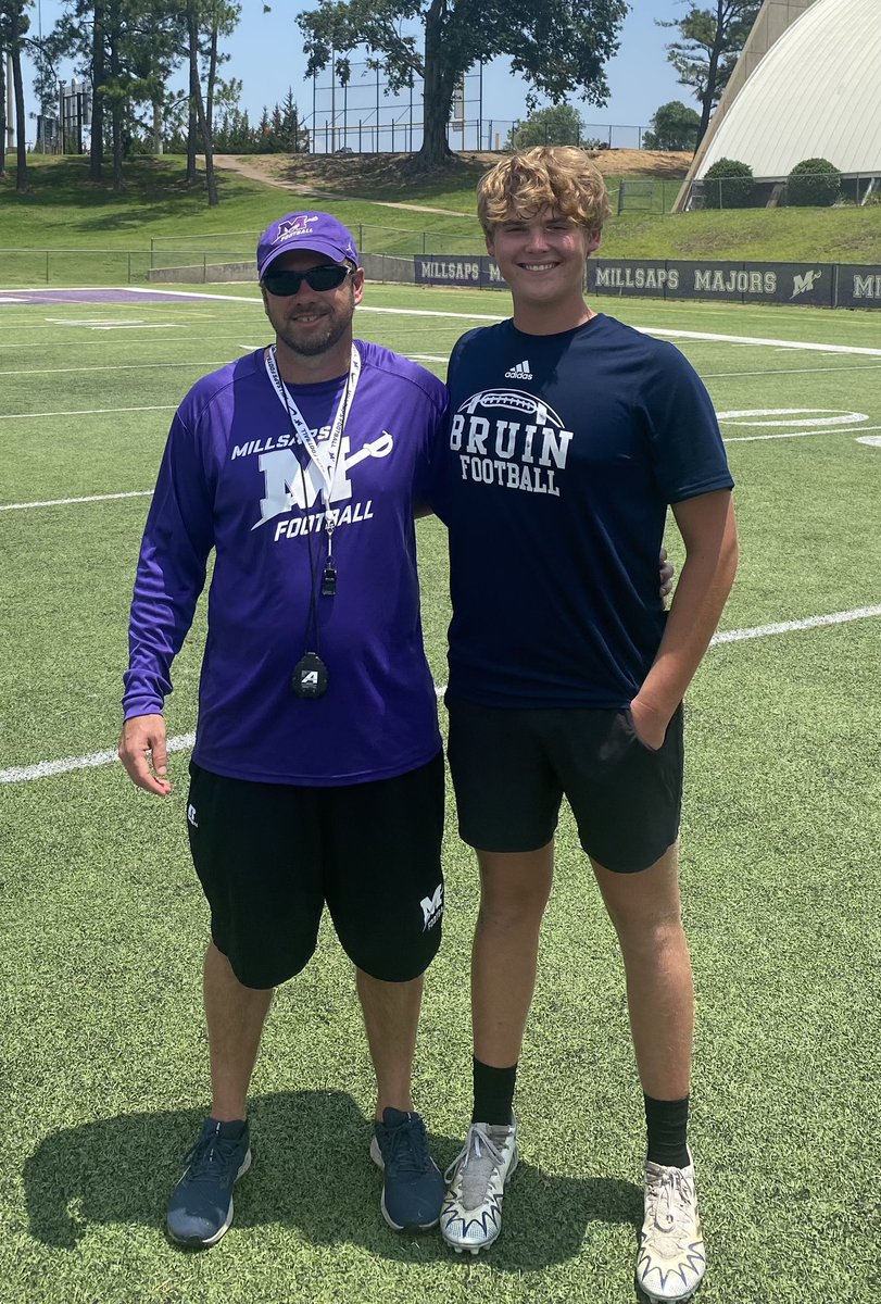 #AGTG After a great camp and an awesome conversation with <a href="/Coach_Lech/">Brandon Lechtenberg</a>, I am blessed to receive my first college offer.💜🤍

#GoMajors⚔️
#GoBruins
<a href="/CoachMo1313/">Jason Moore</a> 
<a href="/MikeHowell_12/">Michael Howell</a> 
<a href="/CoachCoryYork/">Cory York</a>
<a href="/CoachMoondawg/">Paul Mooney</a>