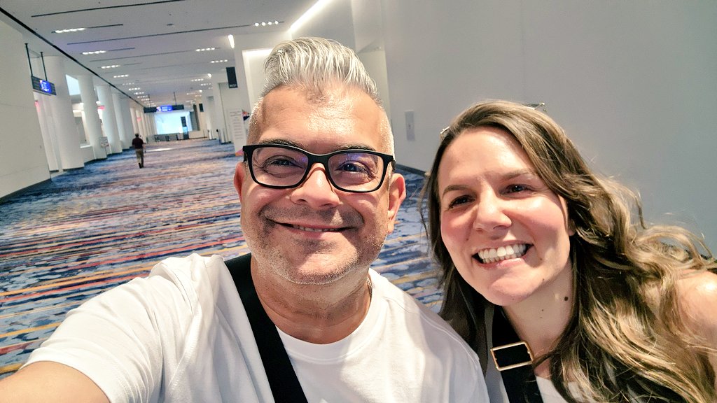 #infocomm24 Blessed to call many of these amazing people friends 🙏  #avselfie #avtweeps