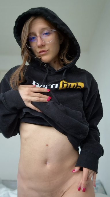 It's bullshit that I'm still wearing jeans and a hoodie in the middle of JUNE so I've started a "Manifesting