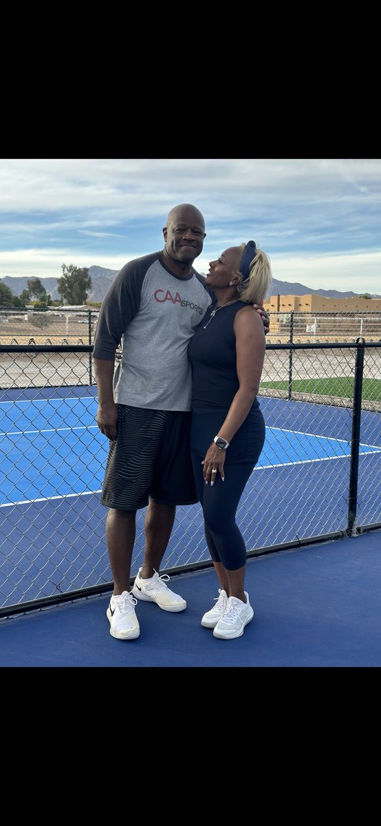 Iron_MikeMA's tweet image. Happy Anniversary ⁦@Marcheita1⁩. 39 yrs and counting! Couldn’t do it without you!!❤️