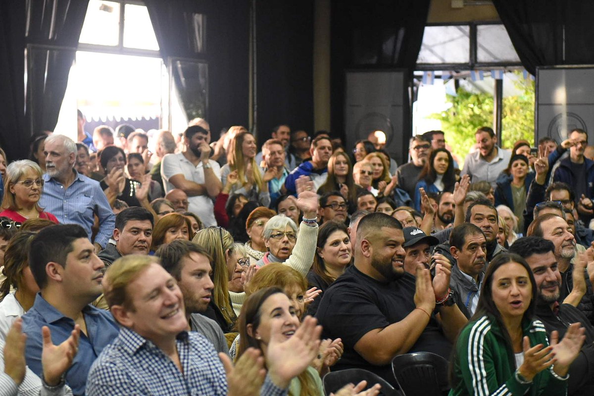PJRosarioOk's tweet photo. Masivo encuentro de la militancia peronista del Departamento Rosario, en el que asumieron las nuevas autoridades del PJ.

Debatir, articular, convocar y protagonizar✌️

Vamos a ser alternativa. Hay otro camino y lo vamos a construir 💪 https://t.co/RyJ4PjmD18
