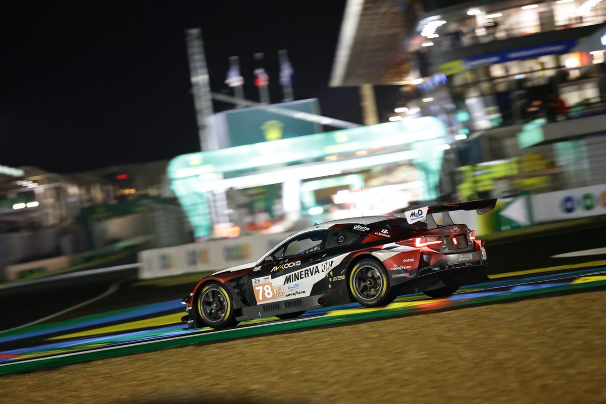 TOYOTA_GR's tweet photo. ル・マン24時間🏎️🇫🇷
10h経過

#GR010HYBRID🏎️ 変わらず、1-3!!!
8号車（ブエミ🇨🇭←亮🇯🇵） トップ←トップ
7号車（可夢偉🇯🇵←デ・フリース🇳🇱）3←3番手

#LexusRCFGT3🚗 2-4!!
87号車 クラス4←3番手
78号車 クラス2←9番手⤴️

#WECチャレンジプログラム
37号車（莉朋🇯🇵）クラス6←2番手

◢◤7号車オンボードLive配信◢◤
https://t.co/KSbnZNQdNw

◢◤8号車オンボードLive配信◢◤
https://t.co/MmjHD8KJ17

TGR ル・マン特設サイト
➡️ https://t.co/VJIUnkY5Ty

#TOYOTAGAZOORacing 
#LeMans24jp 
#WECjp