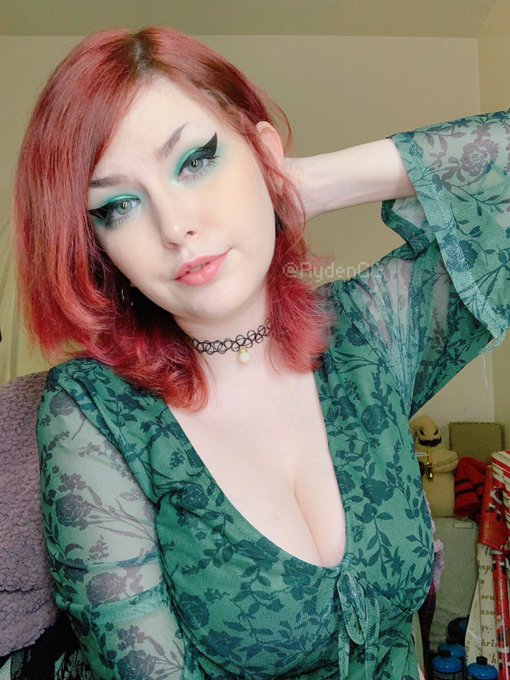 i can&rsquo;t stay and chat, i gotta go throw off the vibes somewhere 💚🍓✨ https://t.co/H8JeZXzUzd<a href="/tag/mvsales"class="tags"><span>#mvsales</span></a>