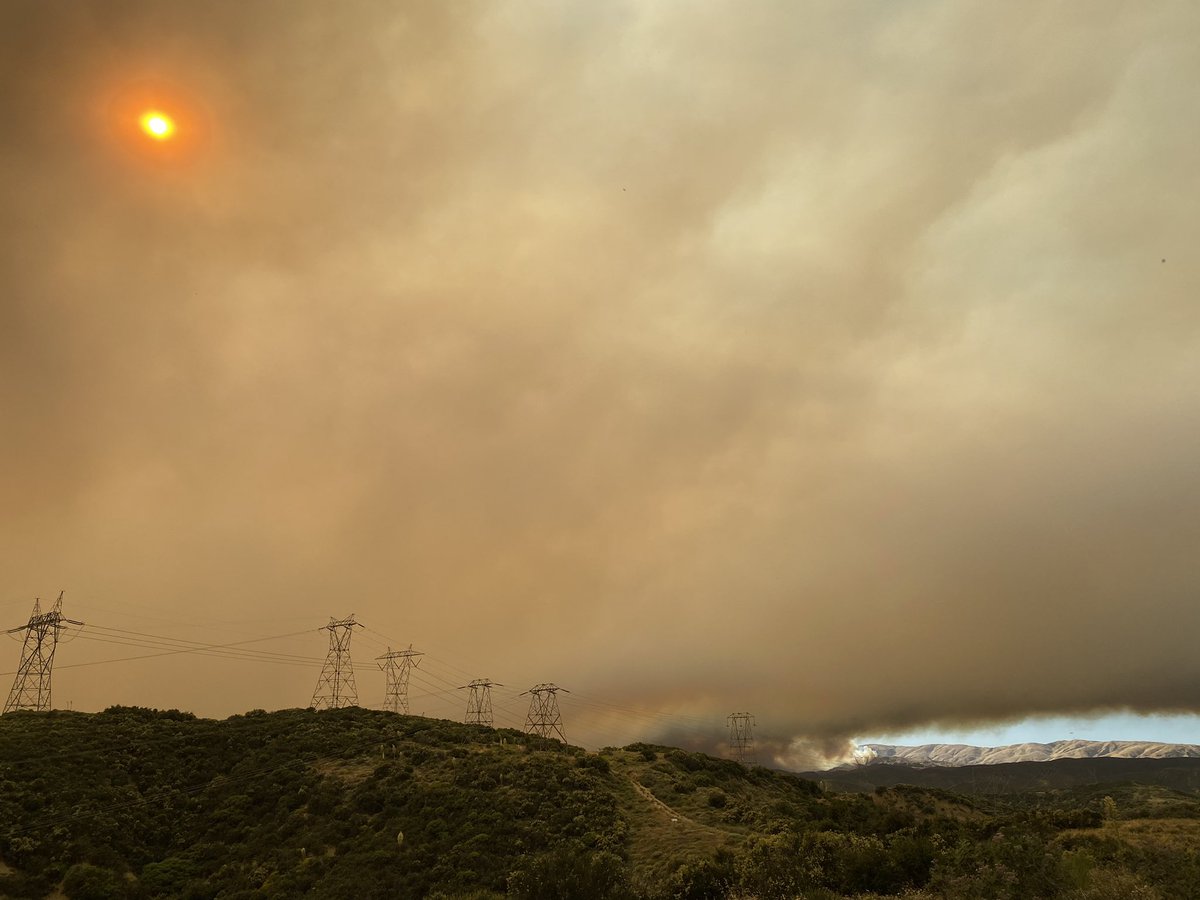 MatthewABerdyck's tweet image. The sun blotted out by smoke from the Gorman #PostFire #fire #lebec #gorman #fire #BreakingNews‌ #Barbecue
