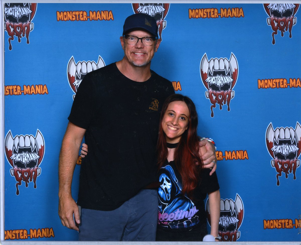 TheirFinalGirl's tweet photo. All the main pics I got with The three main Scream 1 people at a comic con! @ Matthew Lillard, Skeet Ulrich &amp; Neve Campbell!!!! 🤭❤️‍🔥💗🥹😍👻🥳‼️  @ScreamMovies #scream #ScreamQueen https://t.co/68TqEpCp3t