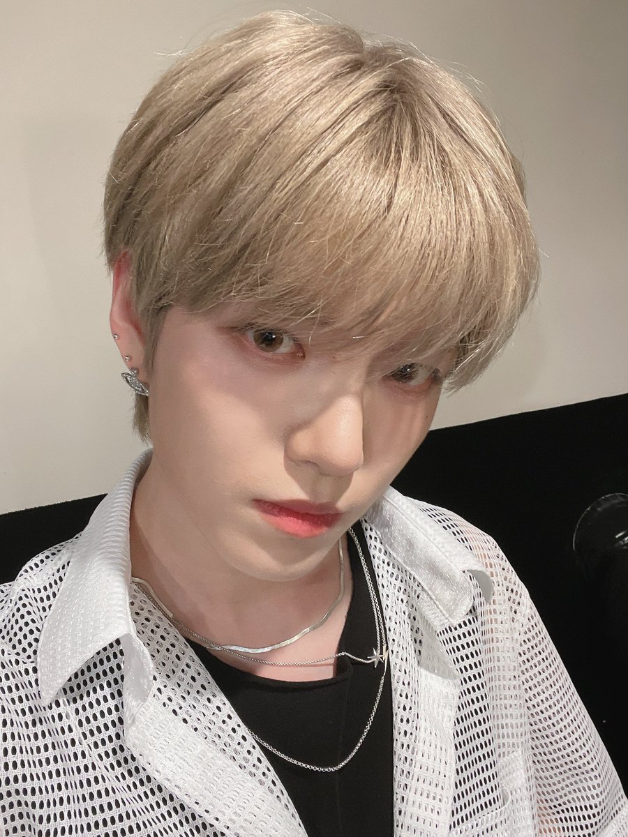 by_verivery's tweet photo. [#계현]

Thank you, New York💜🤍

#GYEHYEON
#베리베리
#VERIVERY https://t.co/buaQj77diD