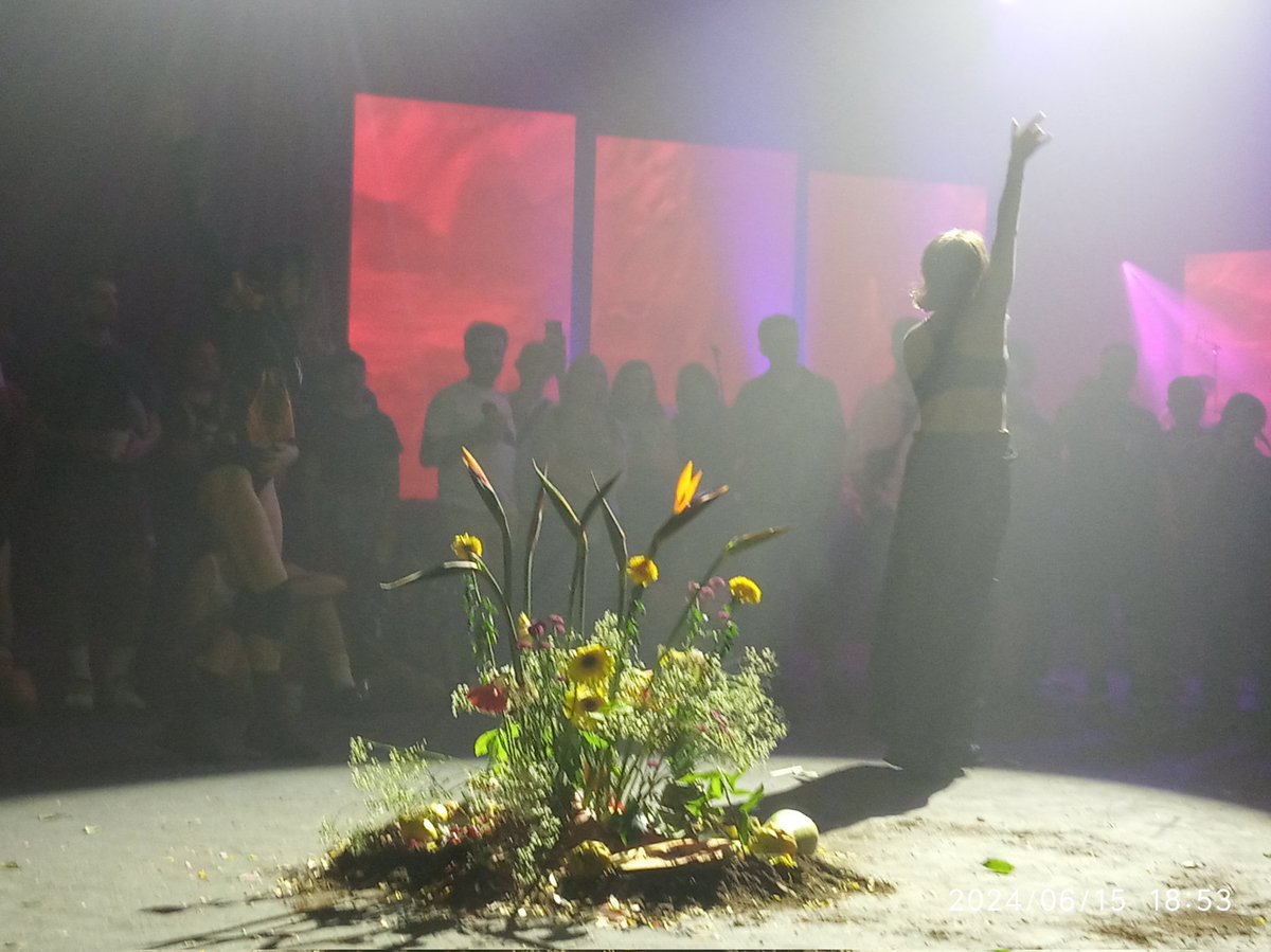 turminder_xuss's tweet image. Whaaaat was that!!!?? 
Stage+d alive in a tibetan trance with ASianDopeBoys at #sonarplusd
@sonarplusd @SonarFestival