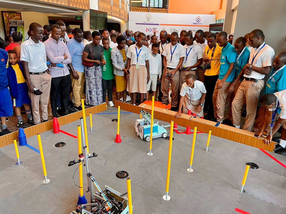 STEM Inspires tweet media