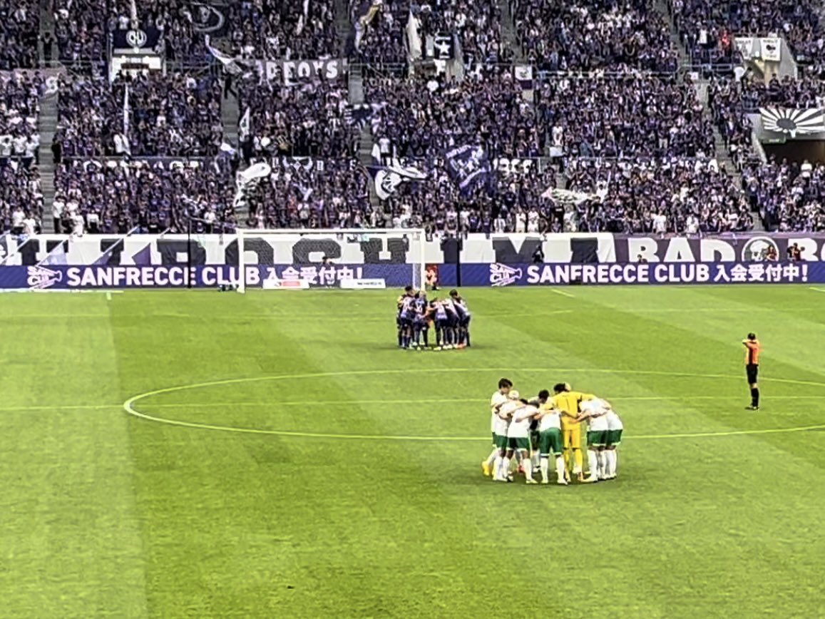 tackey0101's tweet photo. 一晩経っても悔しい
ルヴァンでやった時は点差以上の差があるなと感じだけど、今回はちゃんと点差としても見せつけられたって感じ

代表、元代表がゴロゴロいて、抜け目ないサッカーするサンフレッチェ強すぎる

城福さんが試合後すぐ喝入れてたから大丈夫
また来週味スタ行こう https://t.co/d8iI3jziud