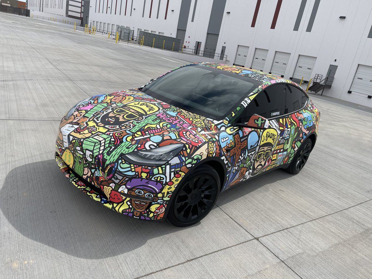 iamjpierce's tweet photo. .@elonmusk anyway I can do some art inside one of the @Tesla HQs? Please check out my Model Y art car!! 👨🏽‍🎨🖌️🎨🙏🏽🙌🏽❤️🔥🥶

#jpierce #elonmusk #tesla #teslamodely #modely #teslamotors #art https://t.co/pqCihYemA8