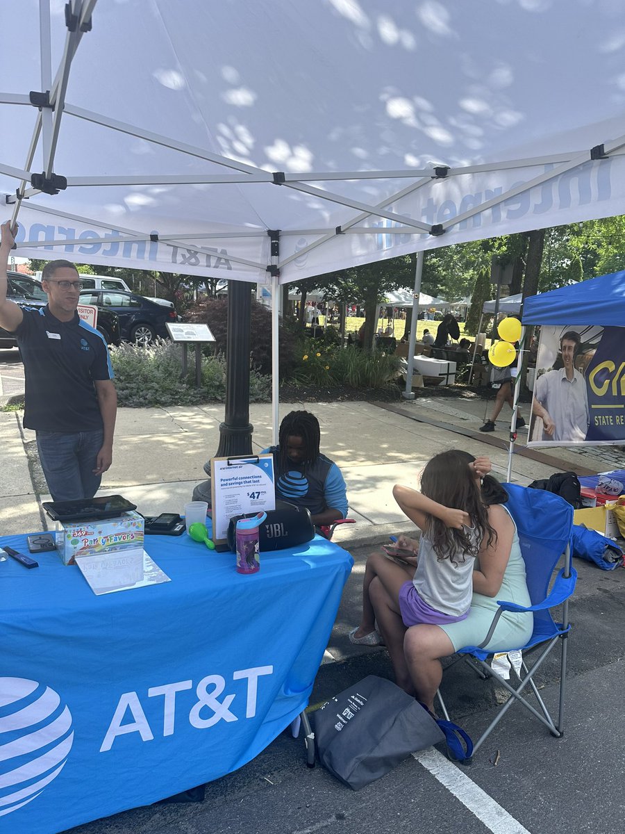 Pottstown Juneteenth was a success! Made lots of great connections and closed a sale on the spot! Although there are competitors, we have no competition! #BestNetwork #BestDeals #BestinClass @TeamPVEOHPA <a href="/KDeSantiago5/">Karla DeSantiago 🇲🇽</a> <a href="/realmccoy1988/">Connor McCoy</a>