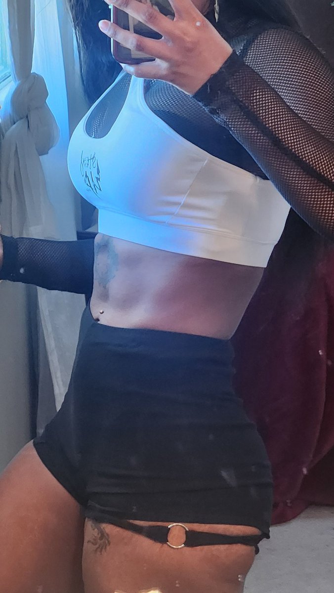 TheBurpingModel's tweet image. Feed me until I pass out! Make my abs take the night off 😫💦🥵

06/15/24: 130 lbs. ♡
#feedee #gainer #feedme #bloat #stuffee #stuffer #fitness #gaining #gainer