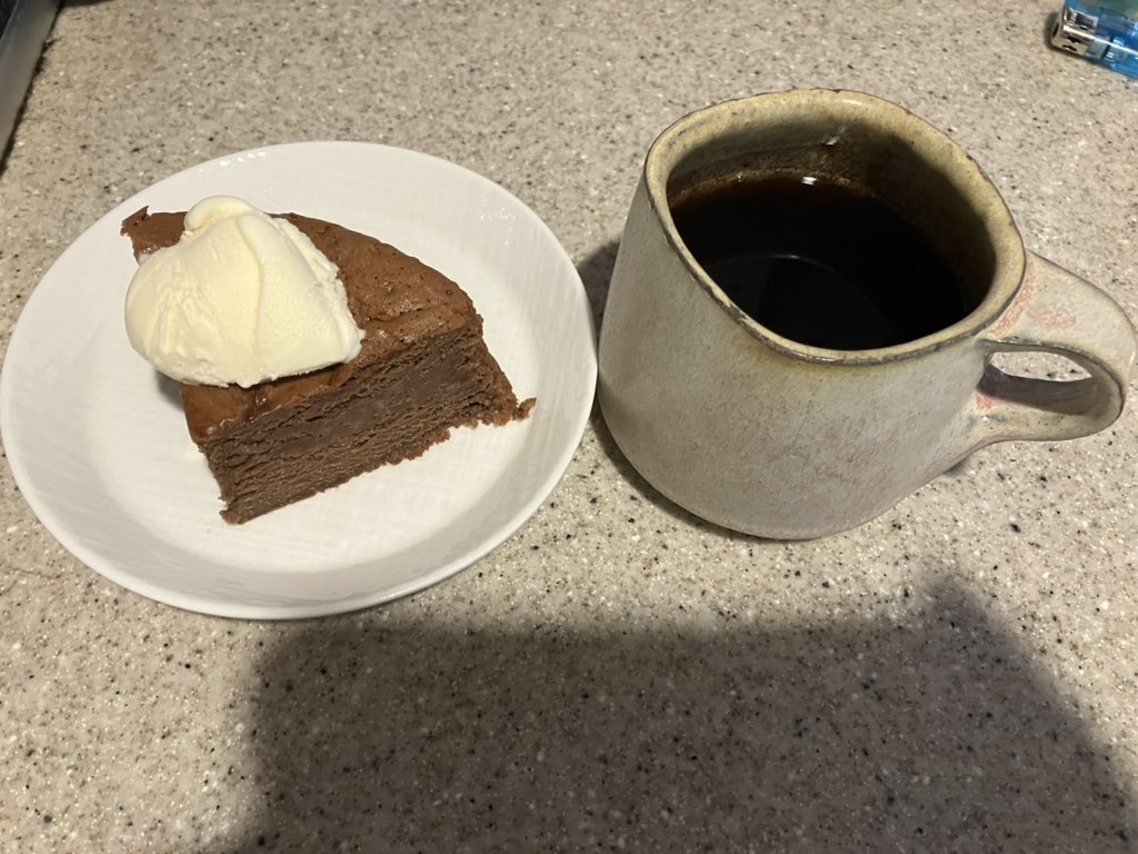 brio155's tweet image. 朝から嫁の焼いたガトーショコラを頂き重い腰をあげて僕もついに貼り付け😚
maeさんありがとうございます🙇
#xsr155
#DELTABOX