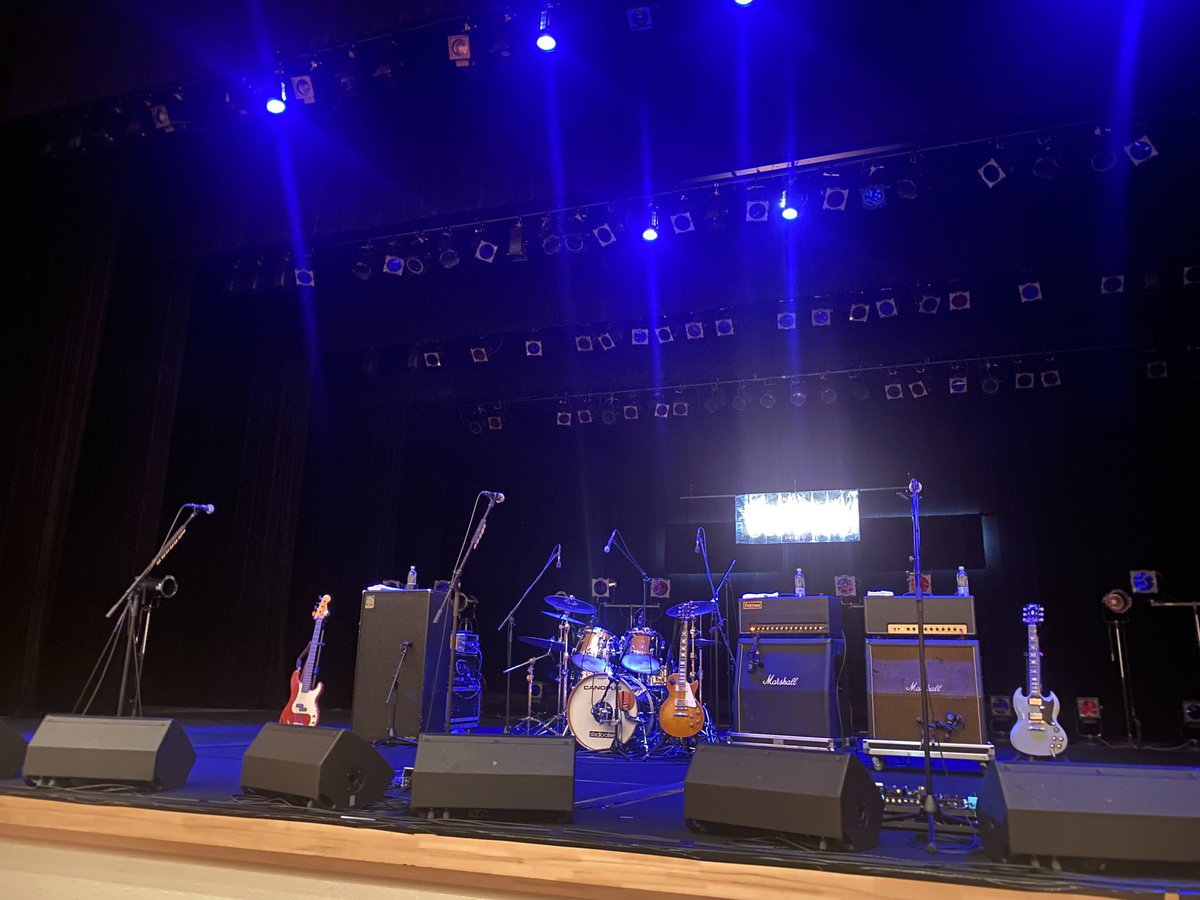 先日〜
MONOEYES
最高😊でしたよ
最後は細美さんまで
1m〜弱！

今日も良い一日を〜！