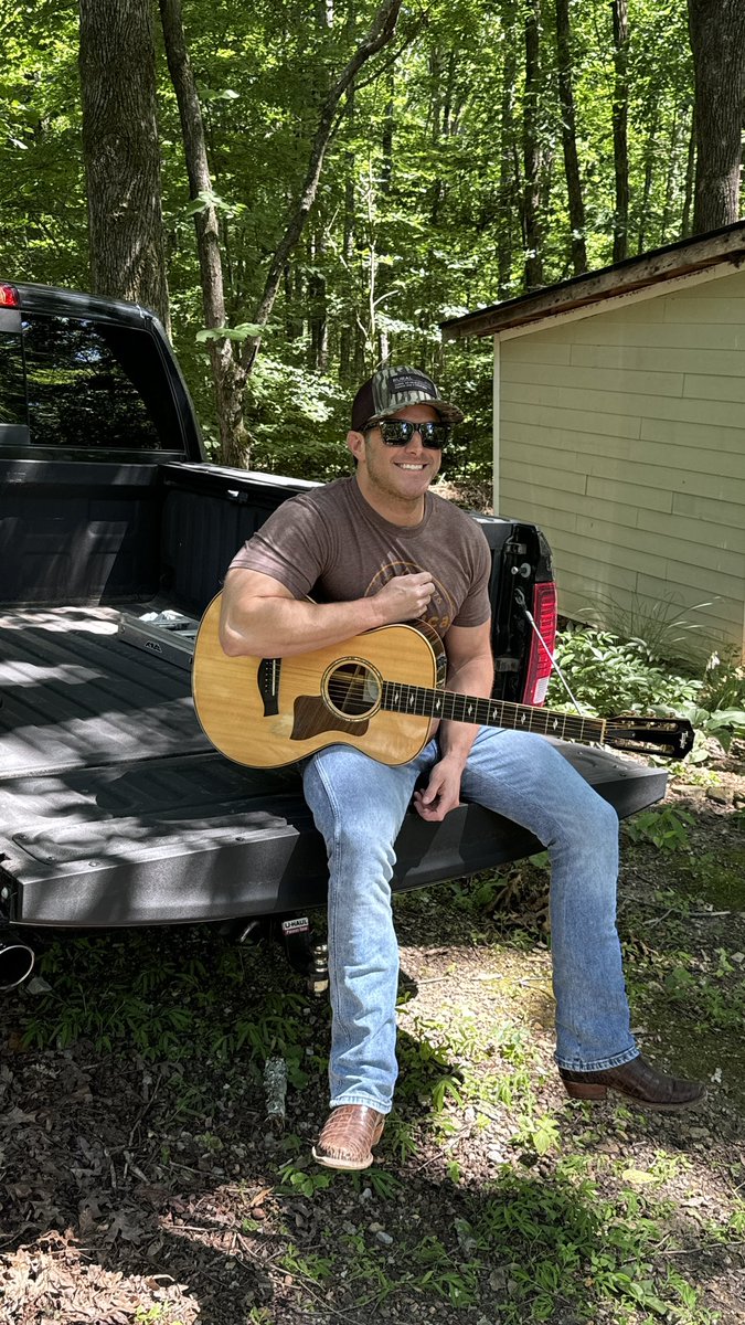 Easton Corbin tweet media