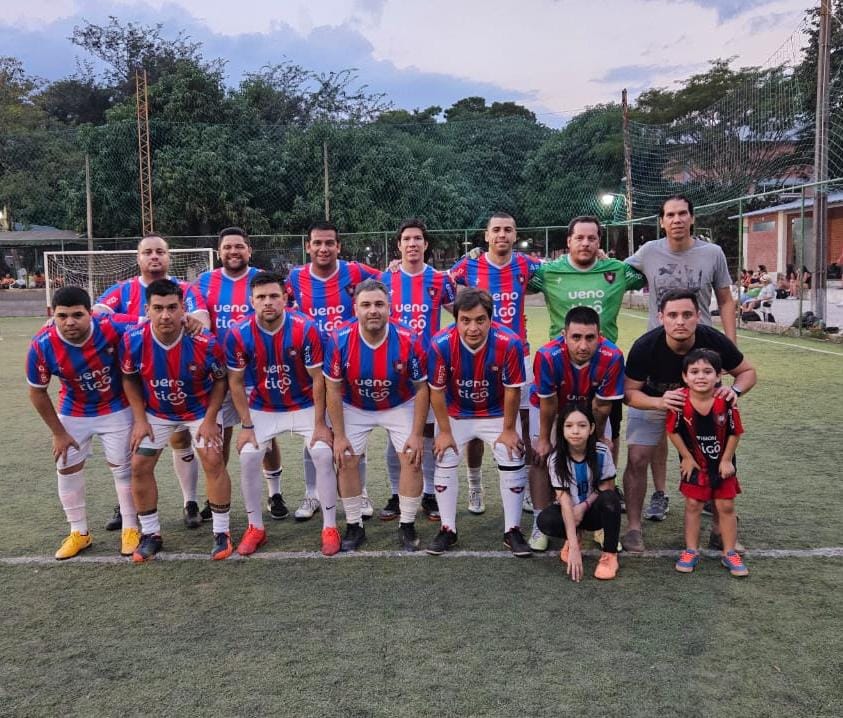 Rodri_Portillo's tweet photo. Cerro Porteño 3 - olimpia 0
4tos de Final vuelta.
Cerro Porteño 2005 de mi vida.. https://t.co/zGRMN1V1HU