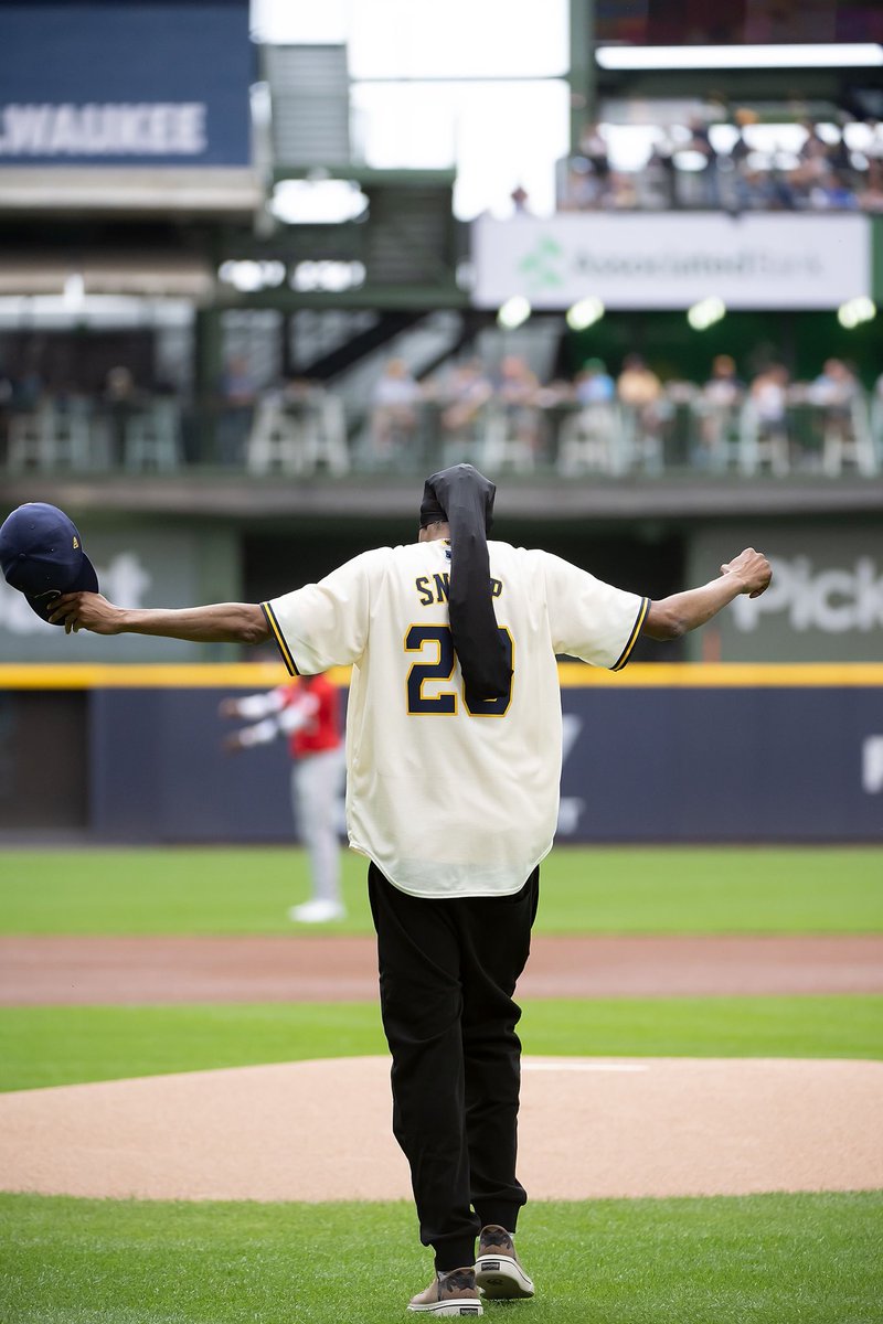 Milwaukee Brewers tweet media