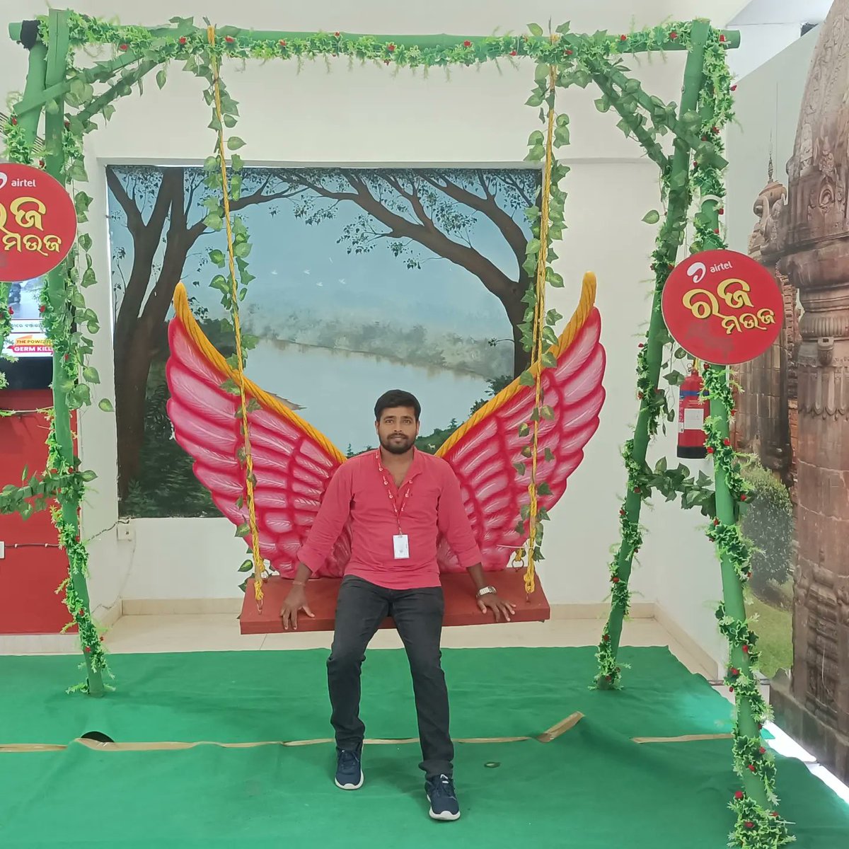 subash_well's tweet photo. #It_takes_an_endless_amount_of_history_to_make_even_a_little_tradition..
#Raja_Celebration_at_Office https://t.co/p1Gid4LWPk