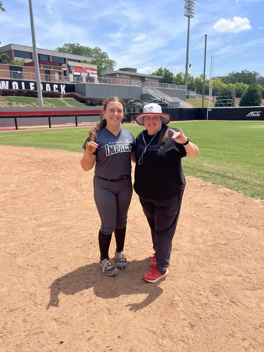 FLImpactB2028's tweet photo. Impact girls got to experience some great camps this week with amazing coaches. Thank you @Tampa_Softball @PackSoftball @Vol_Softball https://t.co/twNY6KBKWn