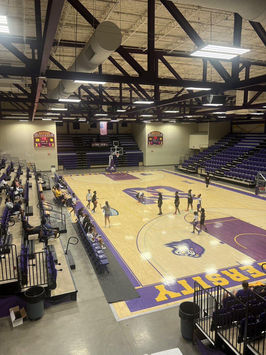 coachnelsonBU's tweet photo. 287 games 🏀 , 6 days , 84 schools between HS &amp; MS teams…s/o @nelsonjBU &amp; our amazing camp staff @BULadyCatsBBall &amp; refs, housing &amp; community for making it a huge success #ToTheHoop https://t.co/P0neo9rvKe