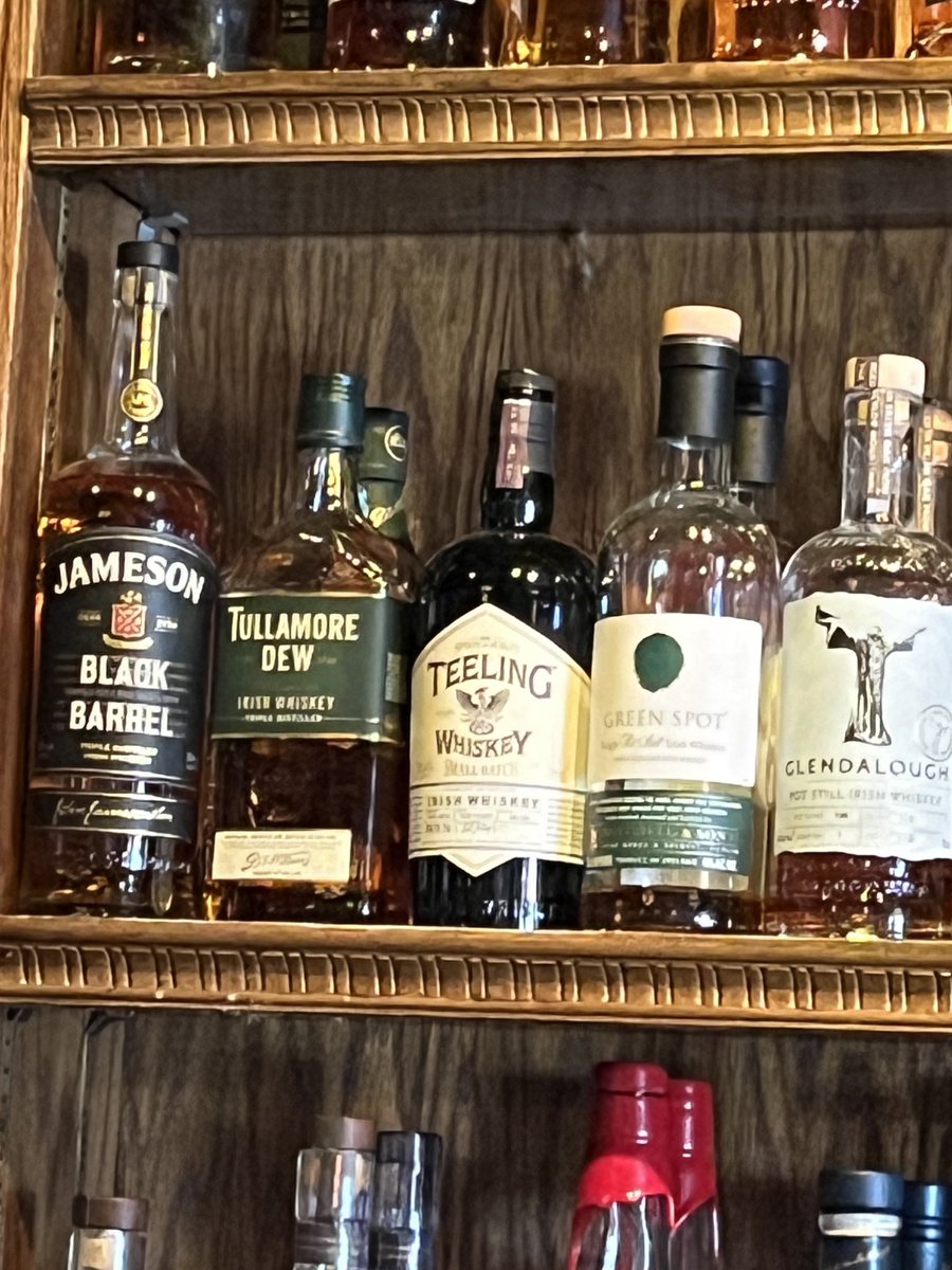 Always nice to see a good friend at the bar in Ames iowa we’ll be coming to Ireland in 2025 to watch the cyclones play Kansas state ⁦<a href="/TeelingWhiskey/">Teeling Whiskey</a>⁩