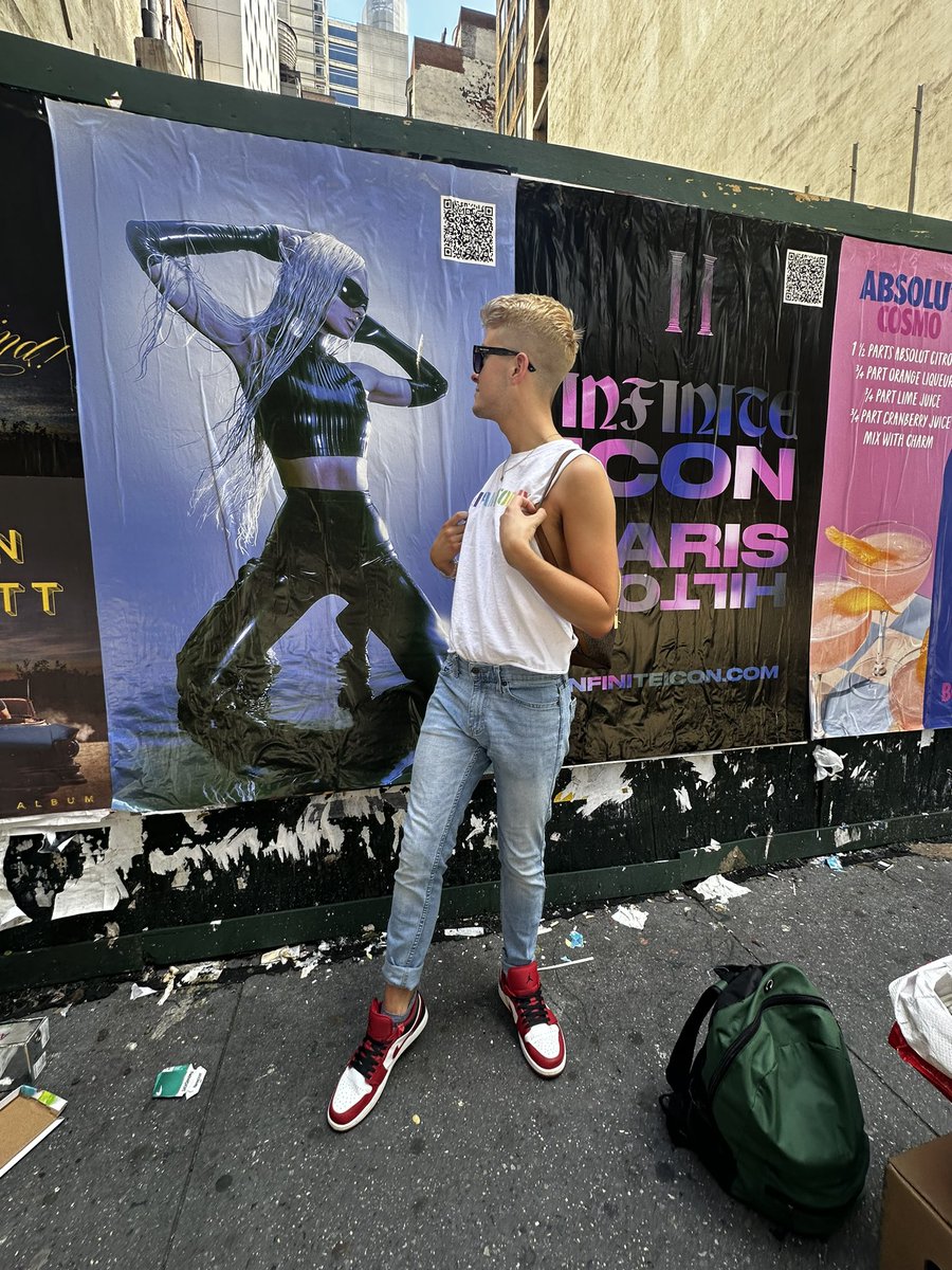 timmyyhilton's tweet image. #InfiniteIcon @ParisHilton 💫💖🌈