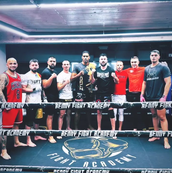 kickboxing_ro's tweet image. Multiple @GLORY_WS challenger "Professor" 🇦🇿 Alim Nabiyev in Bucharest this week and next week for sparring #SUPERPRO 

Fighters present all kickboxers with exception of one from boxing, and most famous one who participated with Adegbuyi was Sorin Căliniuc.

©️Benny Fight Academy