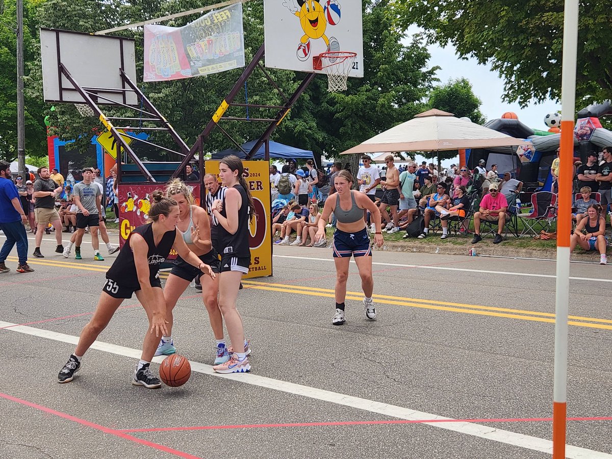sis0269's tweet photo. The girls are the only undefeated team and will heading to the championship game tomorrow! Great job @Makayla_allen42 @KendraCooley05 @HannahDev55 and Madison Colley! #ludingtongussmacker2024 https://t.co/cbvzWY7CNR