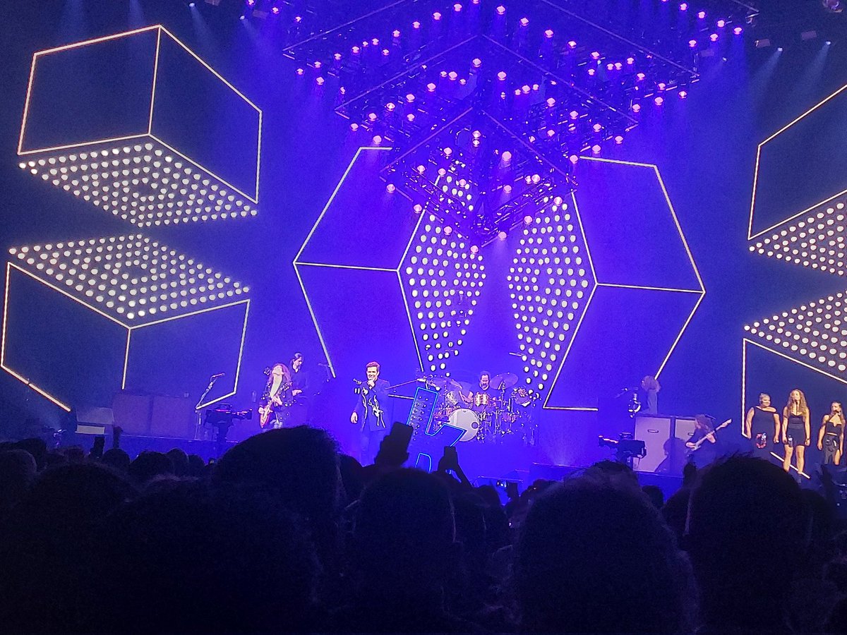 What a way to spend a Saturday night in Dublin! #killers