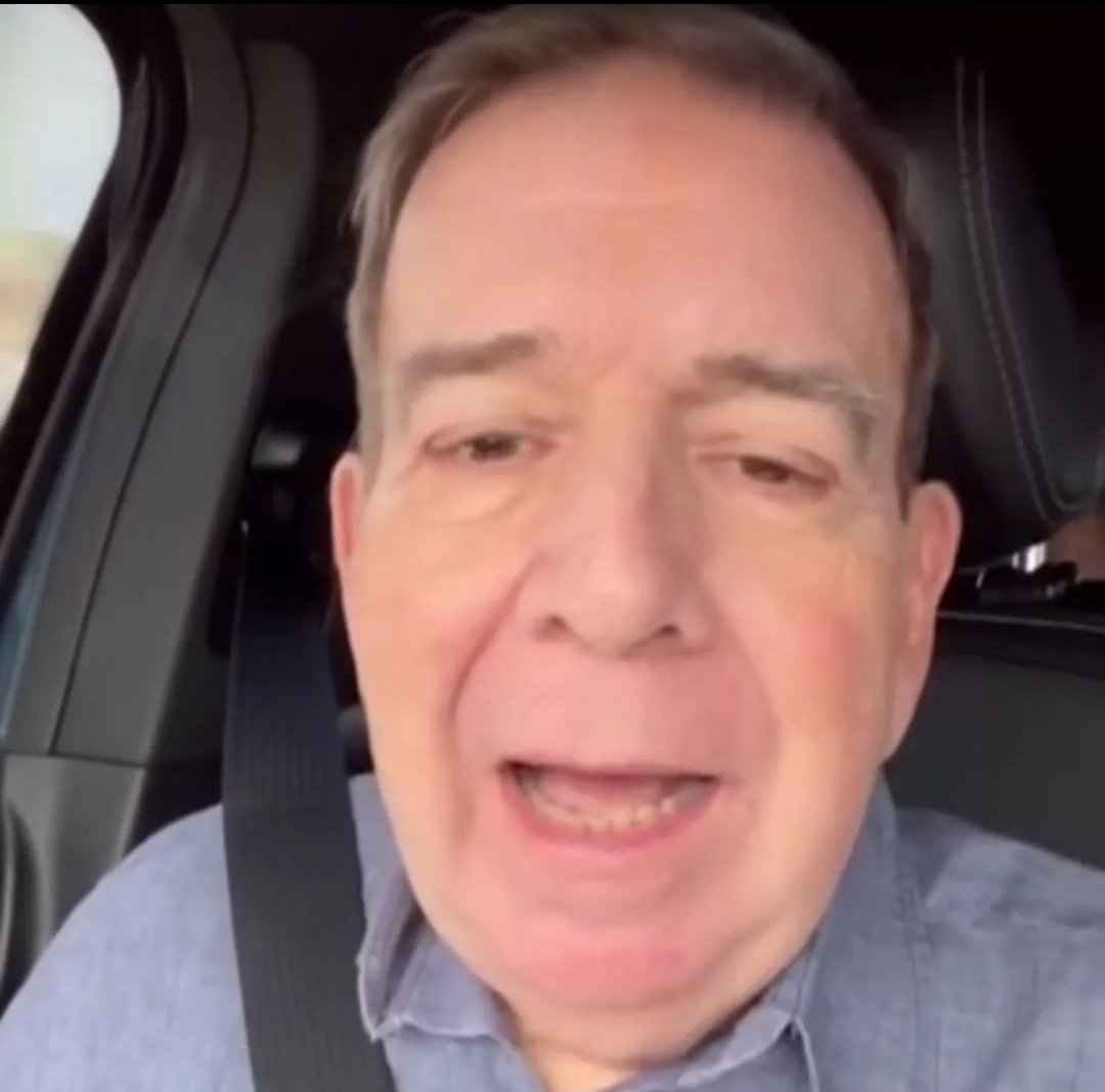 #UltimaHora Los indicadores nos llevan a una proyección clara a mes y medio de las elecciones donde muestra a <a href="/NicolasMaduro/">Nicolás Maduro</a> con más de 8 Millones de votos y a <a href="/EdmundoGU/">Edmundo González</a> con menos de 2 Mill de votos quedando un promedio de más de 3 Mill de votos en otros candidatos #15Junio