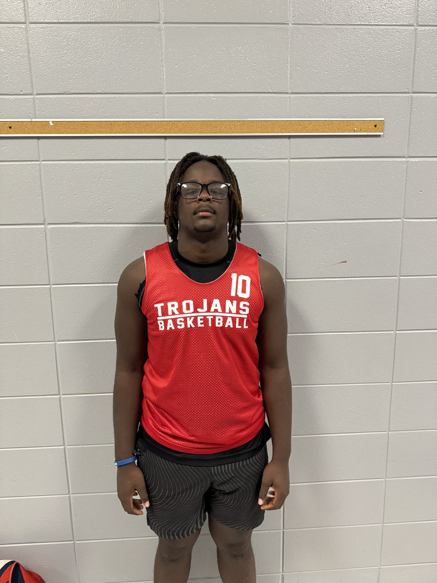 BrooksCoHoops tweet media