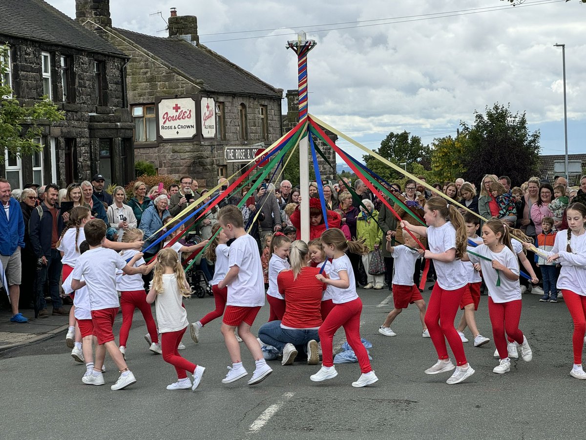 What a fantastic day at the village well dressing! Well done to Moor first maypolers and to the children who made the petalling boards.