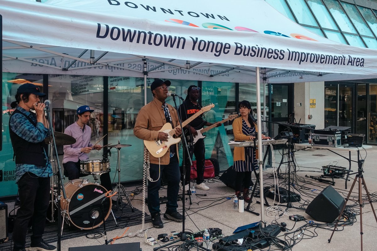 DowntownYonge's tweet photo. Thank you for joining us for the first week of #PlayTheParks concerts! Play The Parks will return next week on Wednesday, June 20th at #TrinitySquare. Visit https://t.co/NlLA4CasBX for full details!
Play The Parks is presented by @TD_Canada
#DowntownYonge #SummerDestination https://t.co/x64tEPNGBx