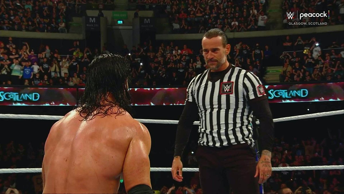 ringsidenews_'s tweet photo. #CMRef out here to screw over Drew #WWECastle https://t.co/qjJe4QqmyZ