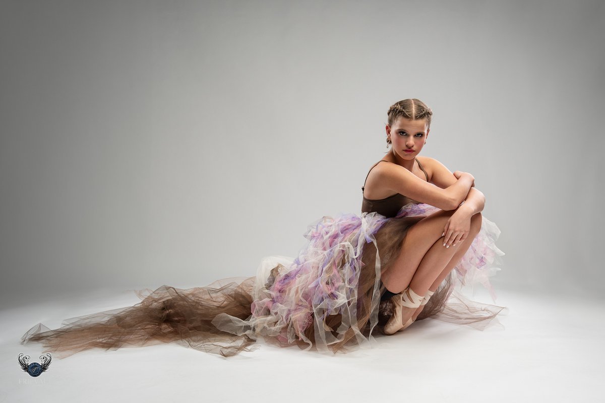 With fierce looks and killer dance moves, Macy crushed her Grace in Motion dance session!!