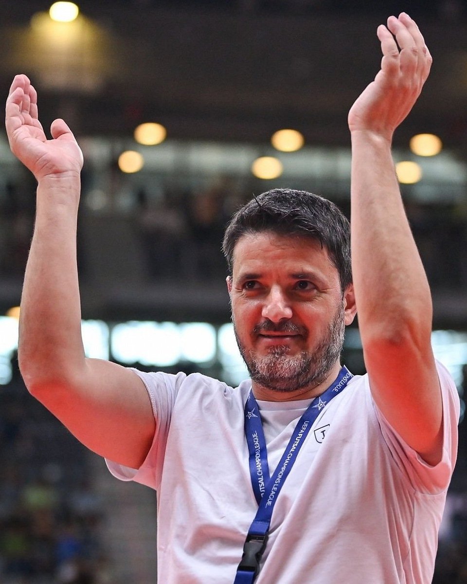 Nuno Dias enquanto treinador do Sporting CP:
🏆🏆🏆🏆🏆🏆🏆🏆🏆 Campeonatos
🏆🏆🏆🏆🏆🏆🏆 Supertaças
🏆🏆🏆🏆🏆🏆 Taças de Portugal 
🏆🏆🏆🏆🏆 Taças da Liga
🏆🏆🏆🏆 Taças de Honra 
🏆🏆 Champions League

QUE PRIVILÉGIO MISTER, EXTRAORDINÁRIO 💚