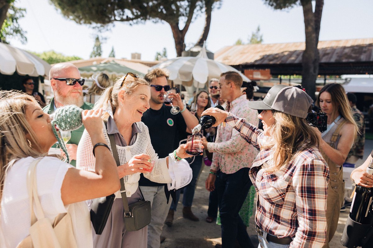 If you thought last week's pod with chef Tyler Florence, Audrey from Epoch, and Jessica from J. Lohr was wild, buckle up because this special Where Wine Takes You episode from Paso Wine Fest is even rowdier! Let's dive right into Paso Wine Fest part two!  pasowine.com/ep-104-paso-wi…