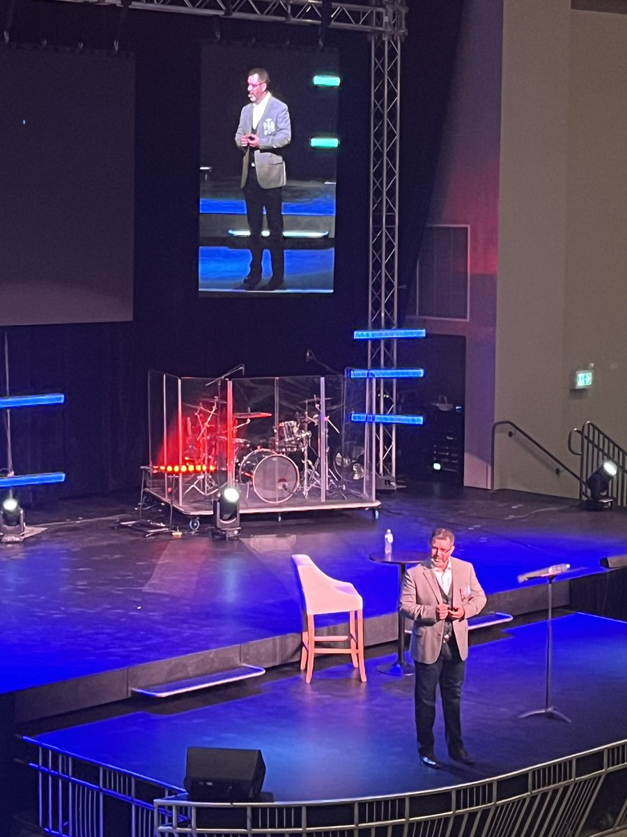 Vitamin Dee tweet media