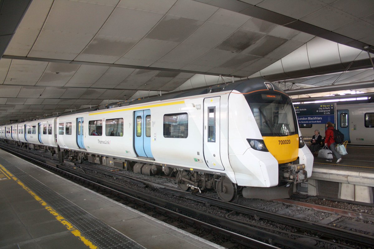 mavmaramis's tweet image. London Blackfriars Station. 700020. Thameslink livery. Built Siemens Mobility, Krefeld, Germany. Photo: 15.06.2024. #London #railway #Class700 #Desiro #Blackfriars @SteelCityDog_ @SalopianLyne