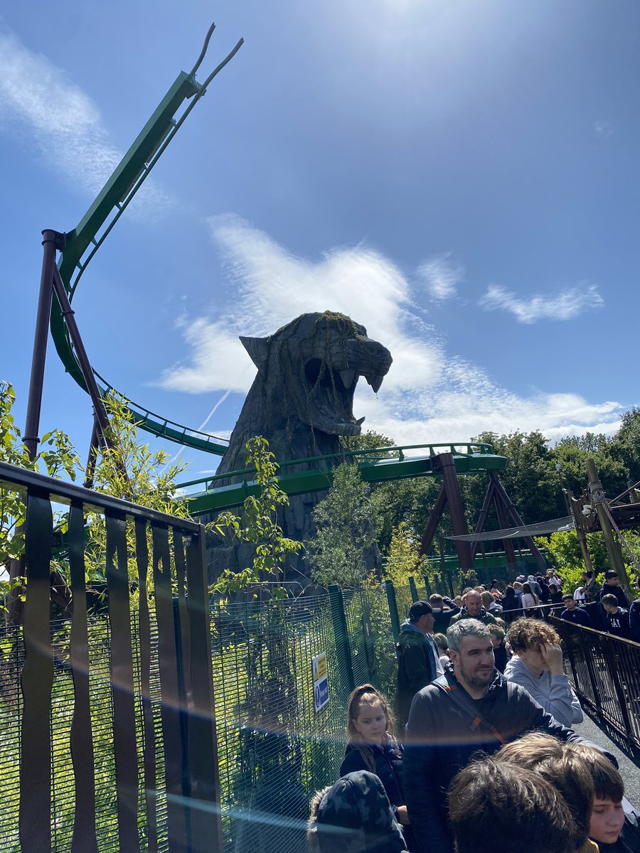 ashwlv's tweet photo. Satisfactory day at Chessington! Got on pretty much everything i was hoping to get on including a couple re-rides! https://t.co/poa8hvRL8v