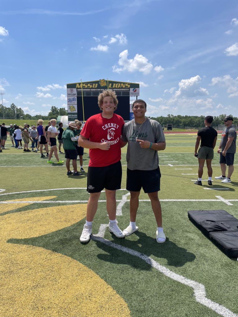 Missouri Southern State camp ✅
Thank you <a href="/CoachH_OL/">Coach Nate Haremza</a> for the coaching today!