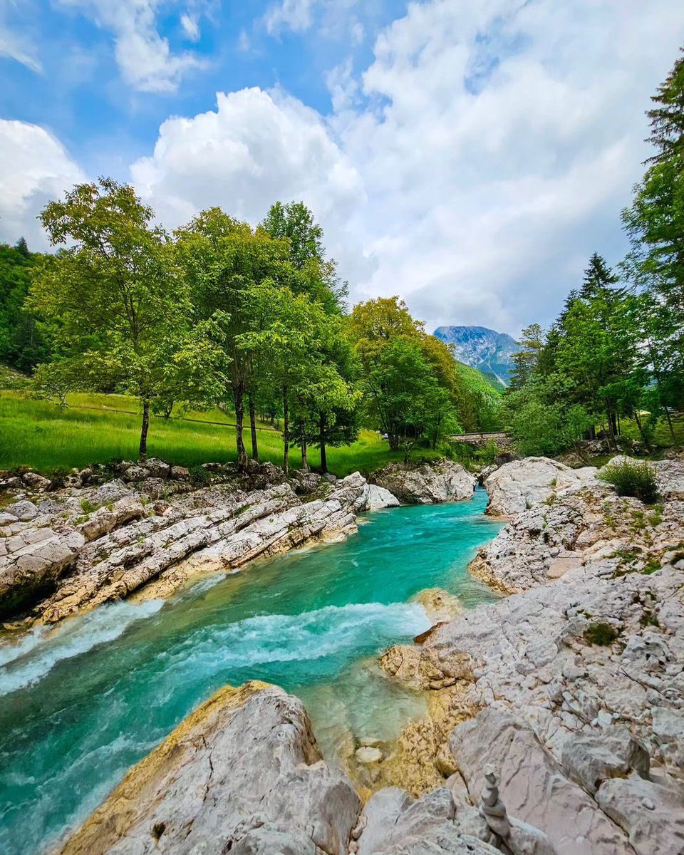ExploringSlo's tweet photo. The gorgeous Soča River 😍😍

Photo by 📸 @m.a.s.s.a.l https://t.co/CtMoy0PWxw