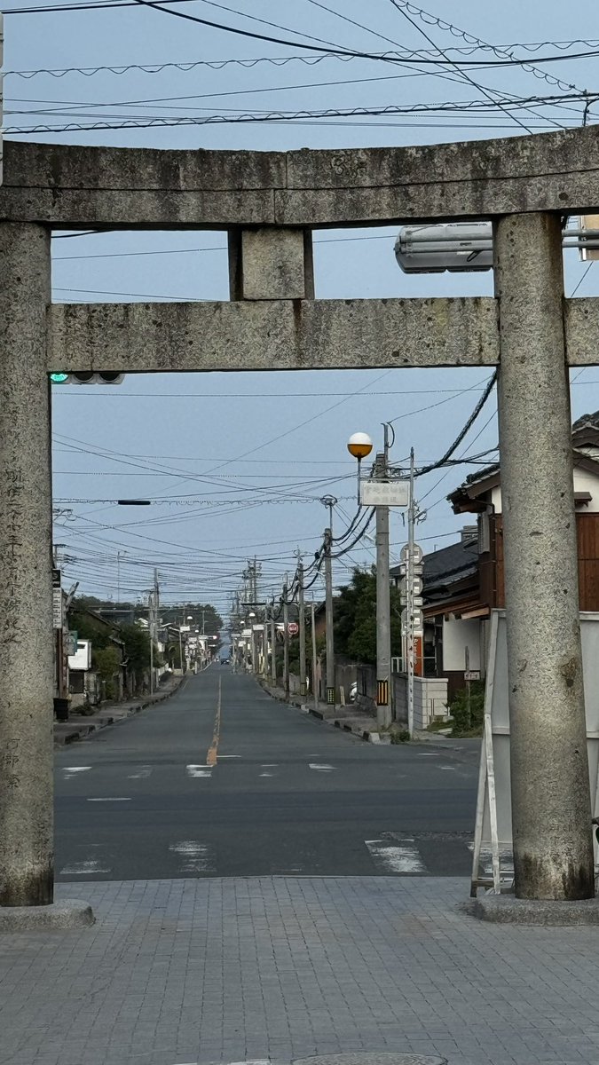 kenpooh's tweet photo. おはようございます。宮地嶽神社の菖蒲はそろそろ見納めです。 https://t.co/KCNtwoB6QC