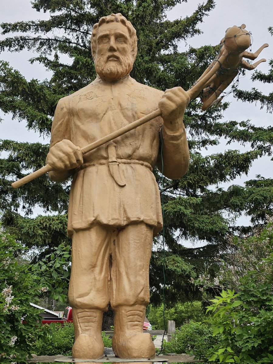 MarkJWestpfahl's tweet image. Visit a statue of a person or animal ✔️

Why not visit a statue of a person AND an animal!?! St. Urho the Grasshopper Vanquisher in Menahga, Minnesota. #SSPMSpackers #MNstudies Summer Bingo