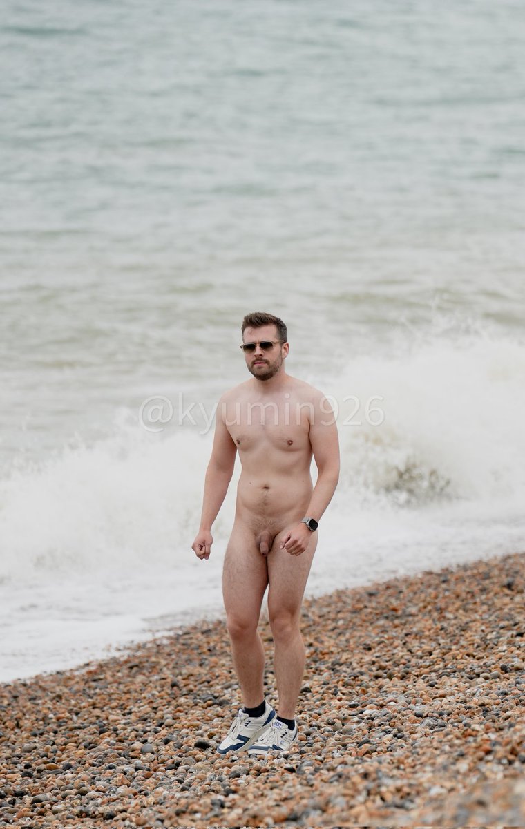 kyumin926's tweet photo. WNBR hottie by the beach ⛱️ 

World Naked Bike Ride UK 🇬🇧 2024 #WNBR #WNBR2024 #WNBRBrighton #WNBRBrighton2024 https://t.co/swriylFcRT