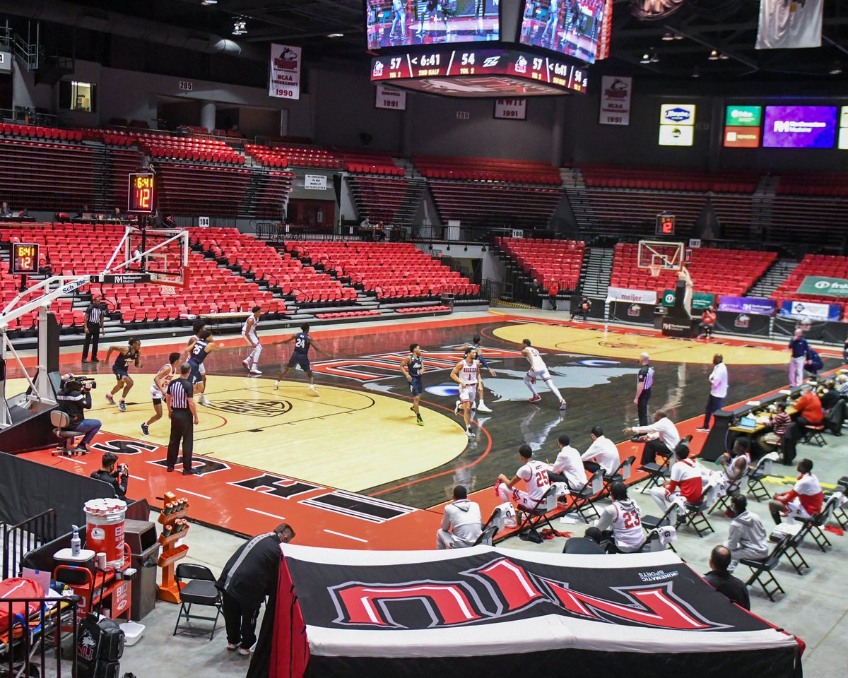 After a great conversation with Coach Gladstone, I am blessed and grateful to receive my first Division 1 offer from Northern Illinois University! #GoHuskies