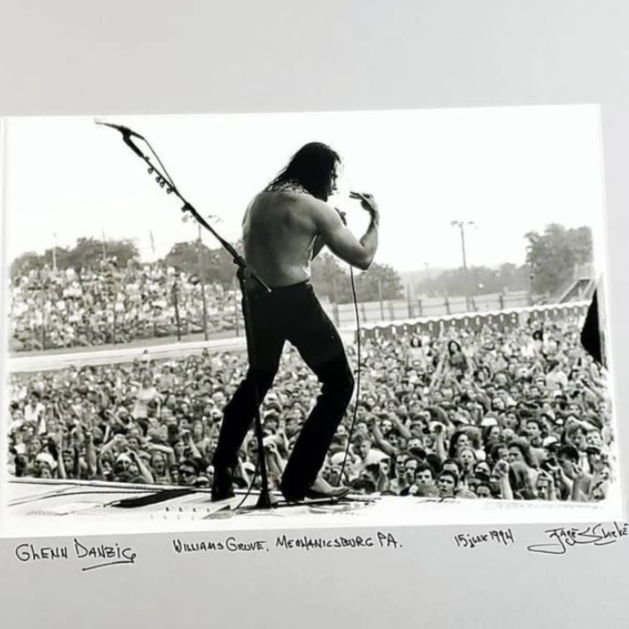 ThisDayInDanzig's tweet photo. 1994. Metallica, Danzig, Suicidal Tendencies, Mechanicsburg, PA. 📸: Jaye S. Clarke https://t.co/sF0JWWy4jW