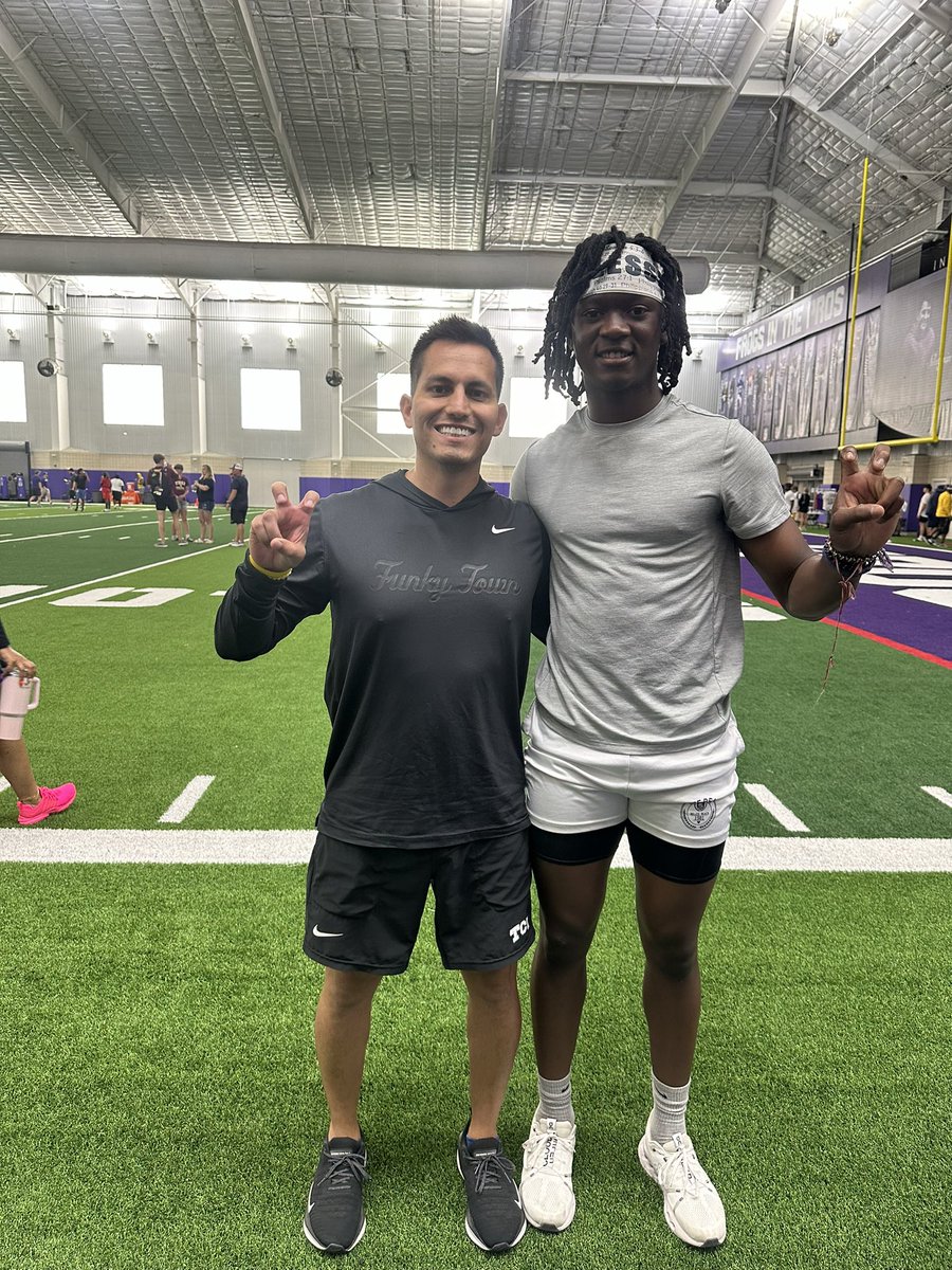 MalachiZeigler's tweet photo. After a great camp and visit, I’m blessed to receive an offer from @TCUFootball. Thank you @kendalbriles and @CoachCala for believing in me! 

@DamianDevon @fitnesskingWash @MarshallRivals @TheUCReport 
@CoachAD__12 https://t.co/h3QVzIRf6V