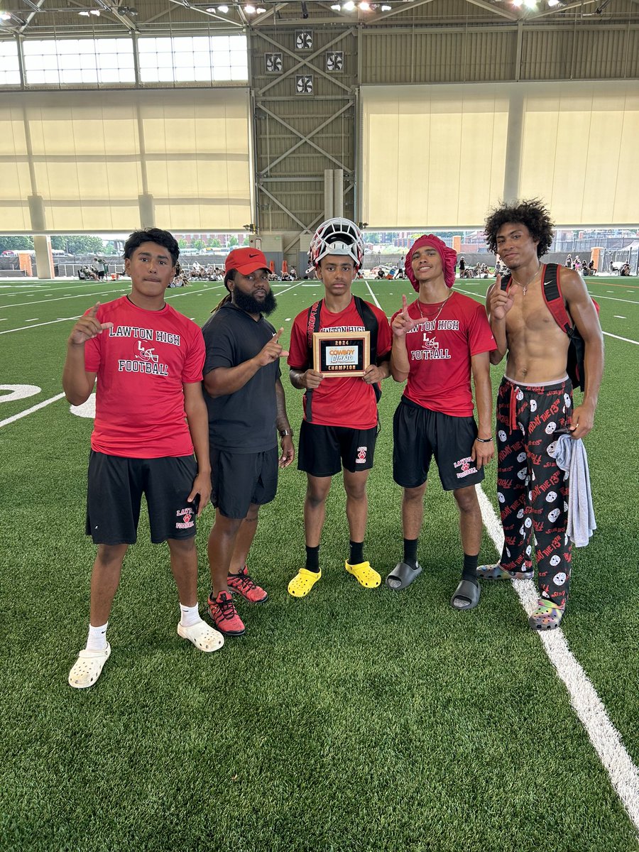 Cowboy Clash 7on7 Champions! Qb’s &amp; Rb’s was on they ish💪🏾 #Alwaysus