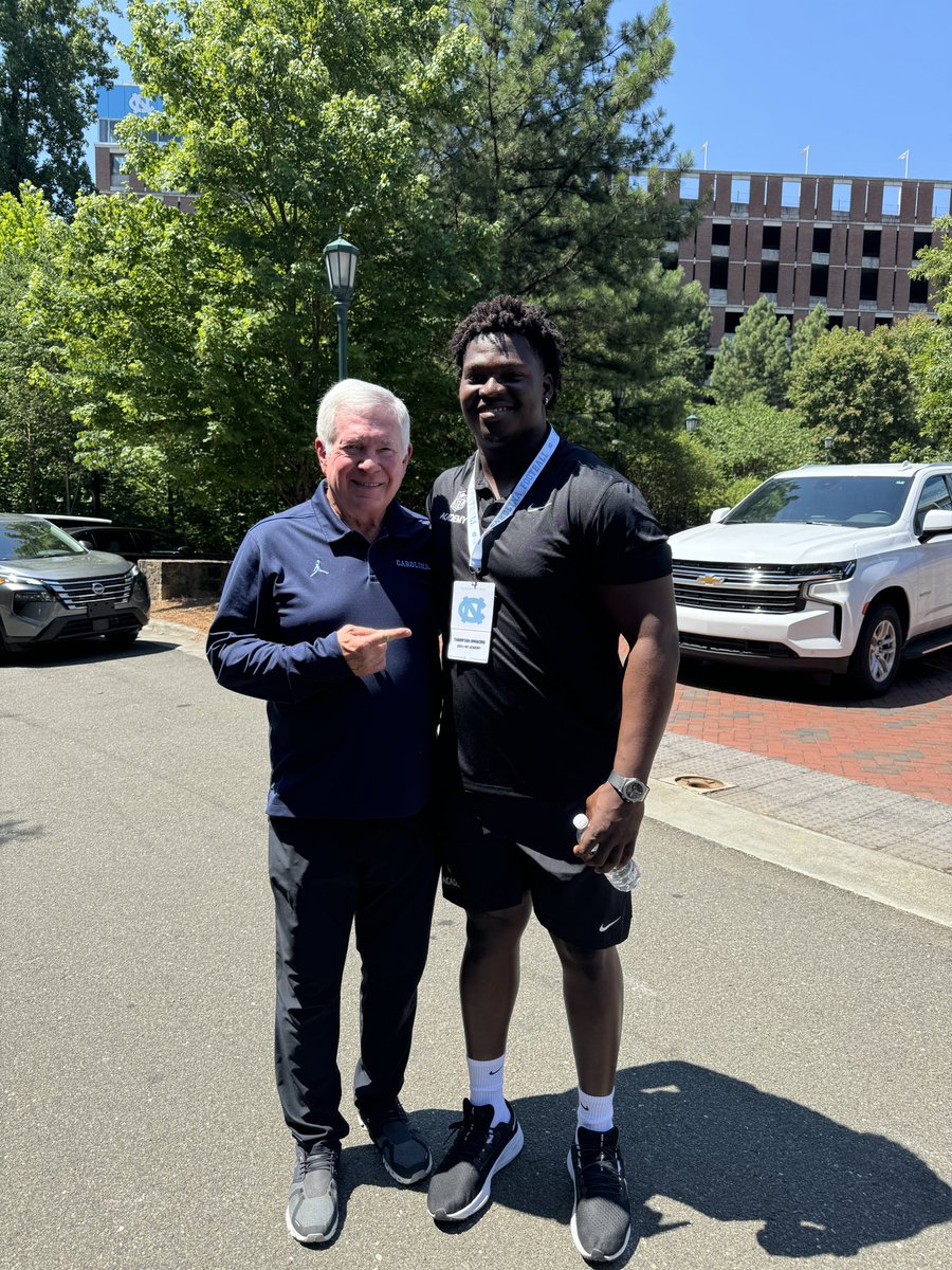 UEwole's tweet photo. Glad to be at @UNCFootball!  Thanks for the opportunity @CoachMackBrown Had a great time meeting the coaches and checking out the facilities in person. Shoutout to @UNCCoachThig and @nbaker2_! https://t.co/Ny4e3CzJ3V